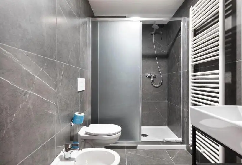 スタンダード４人部屋, B&b Hotel Passo Tre Croci Cortina