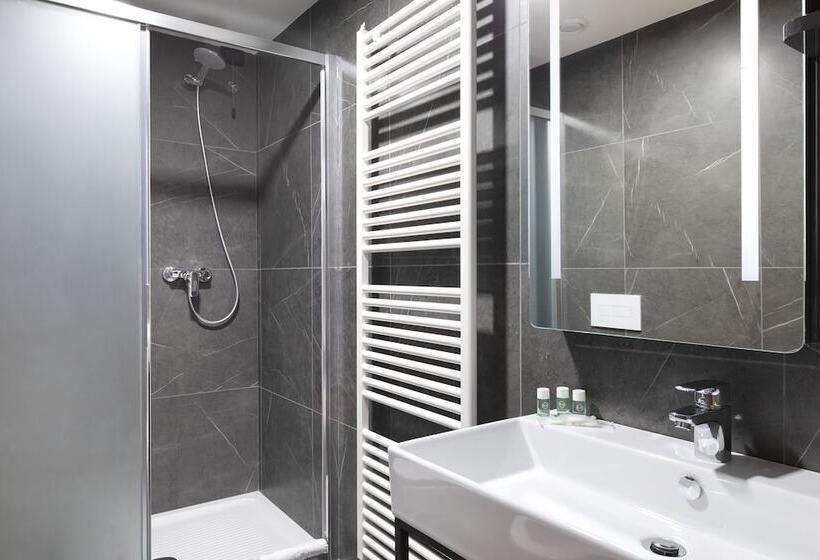 غرفة قياسية رباعية, B&b Hotel Passo Tre Croci Cortina