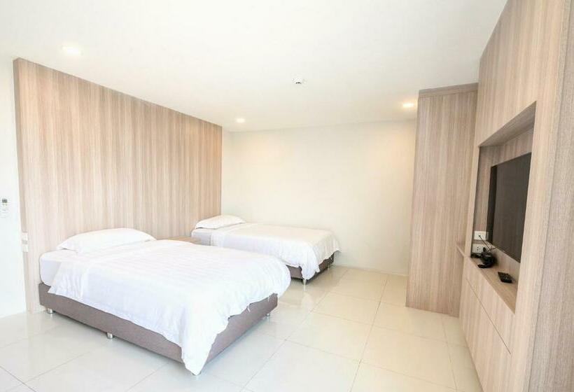 キングサイズベッドのスタンダードルーム, Bear’s Den Hotel Pattaya