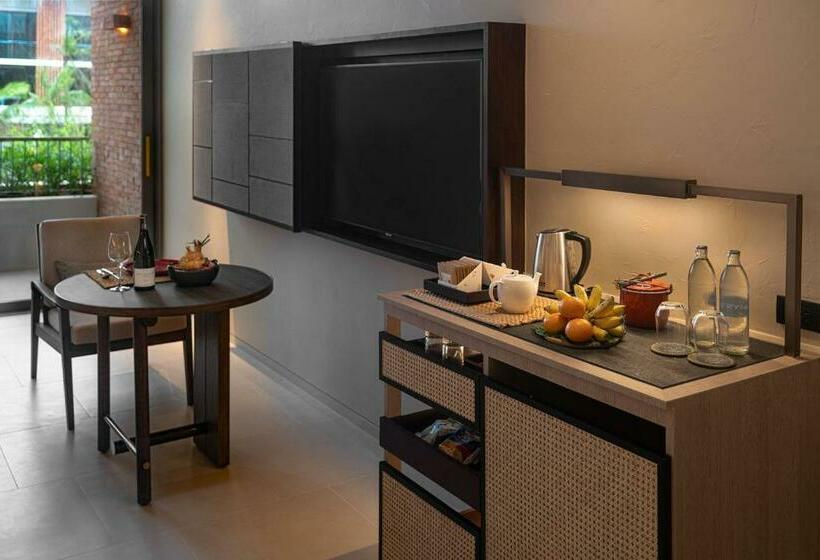 キングサイズベッドのデラックスルーム, Pullman Khao Lak Resort