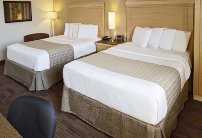 Номер Премиум, Livinn Hotel Minneapolis South / Burnsville