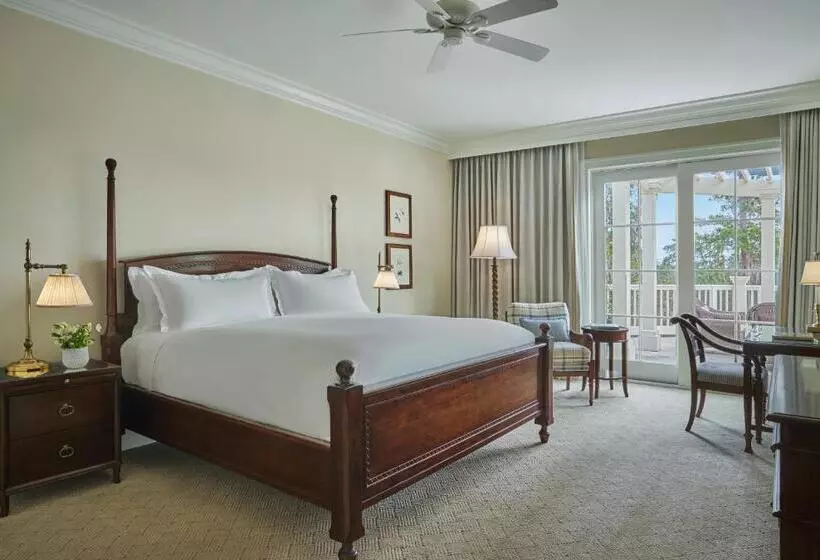 Suite with lake view, Montage Palmetto Bluff Residences