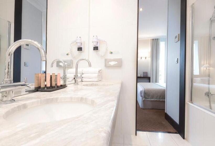 اتاق لوکس, Montfleuri