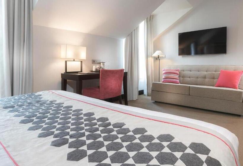 اتاق خانوادگی پرستیژ, Montfleuri