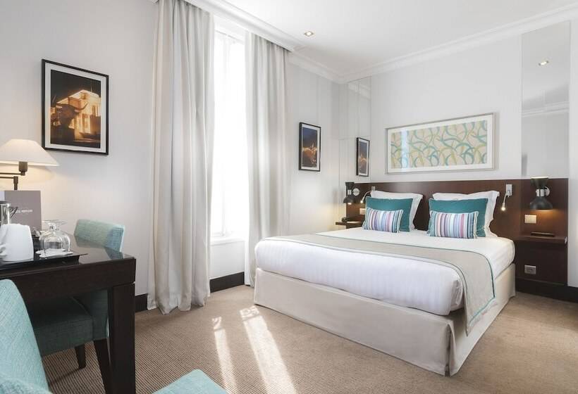 اتاق لوکس, Montfleuri