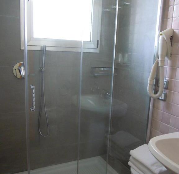 4인용 스탠다드 룸, Regit