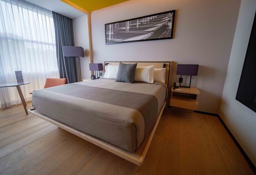 キングサイズベッドのデラックスルーム, Galeria Plaza San Jeronimo