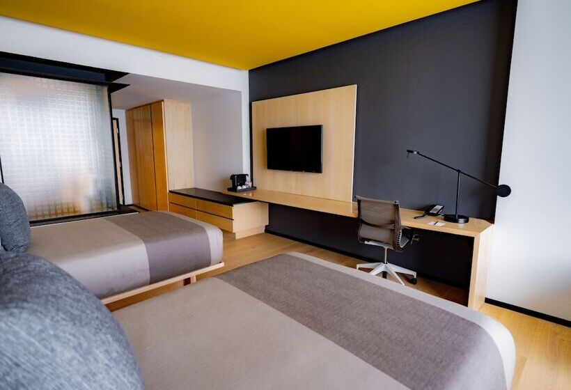 デラックスルーム, Galeria Plaza San Jeronimo