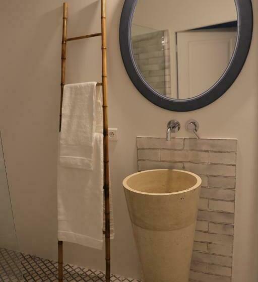 デラックスルーム, Les Cailloux Dorés