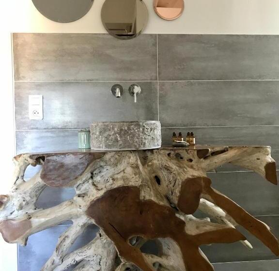 デラックスルーム, Les Cailloux Dorés