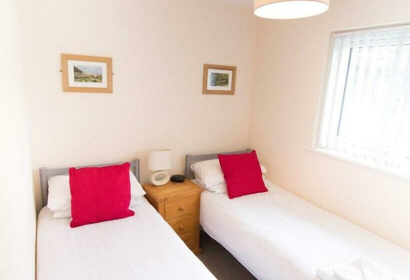 בית, 2 חדרי שינה, Salterns Village