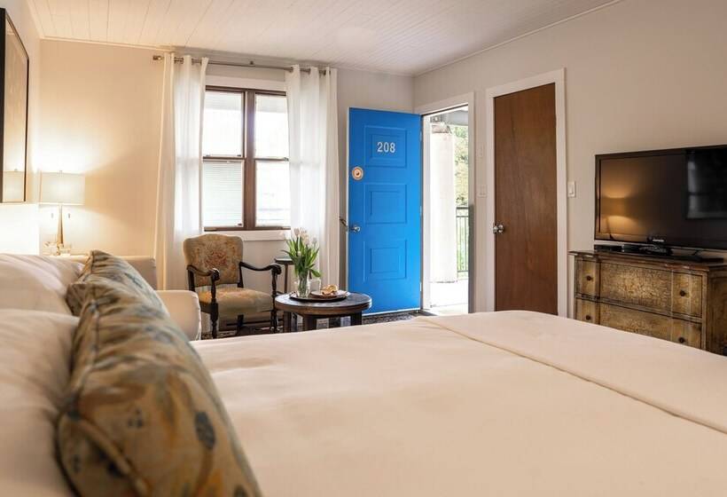 デラックスルーム, The Kent Motel