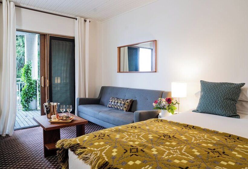 Номер Премиум, The Kent Motel