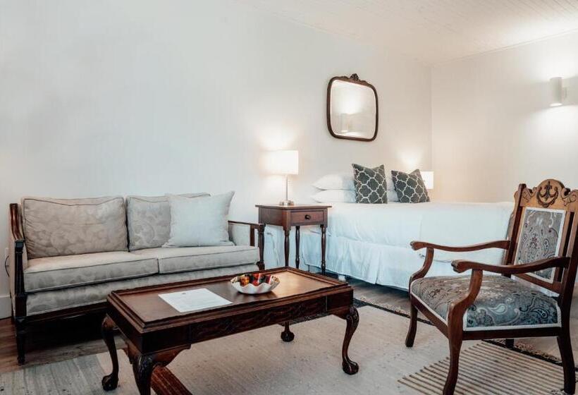 Номер Deluxe, The Kent Motel