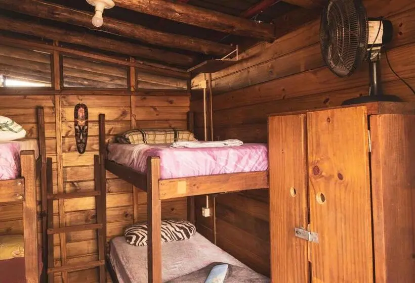 ルームシェアのワンベッド, Guarda Encantada Surf Hostel