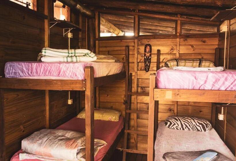 ルームシェアのワンベッド, Guarda Encantada Surf Hostel