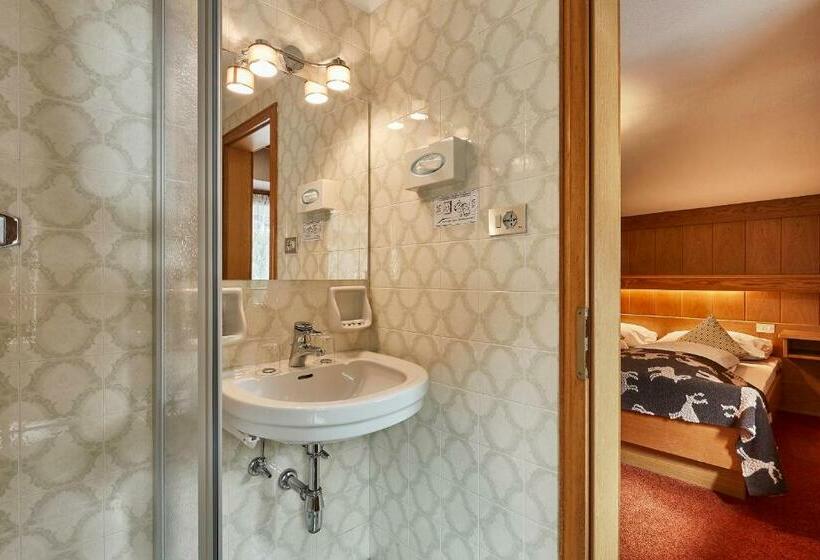 标准间, Casa Nives