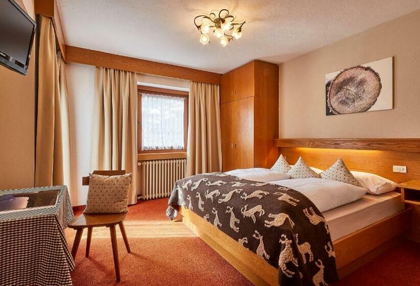 标准间, Casa Nives