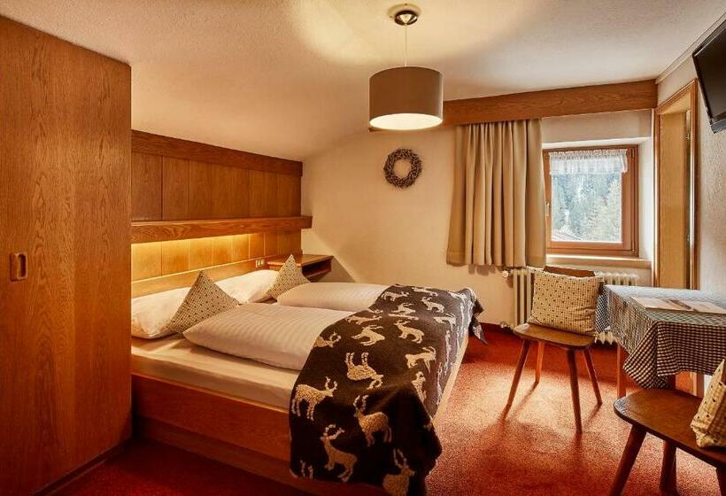 标准间, Casa Nives