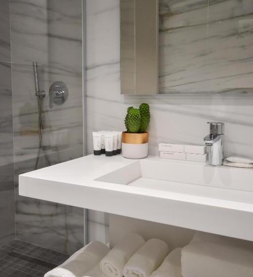 غرفة ديلوكس ثلاثية, Flamingo