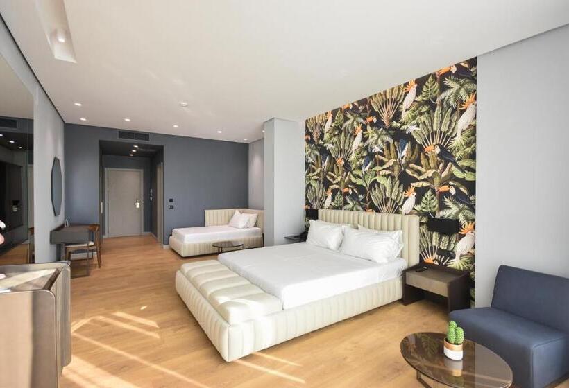 غرفة ديلوكس ثلاثية, Flamingo