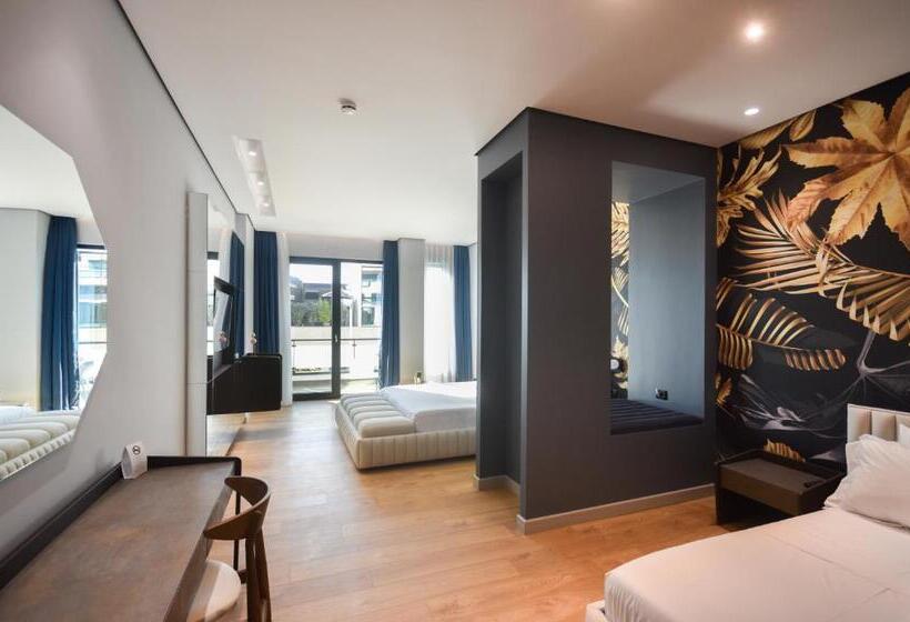 غرفة ديلوكس ثلاثية, Flamingo