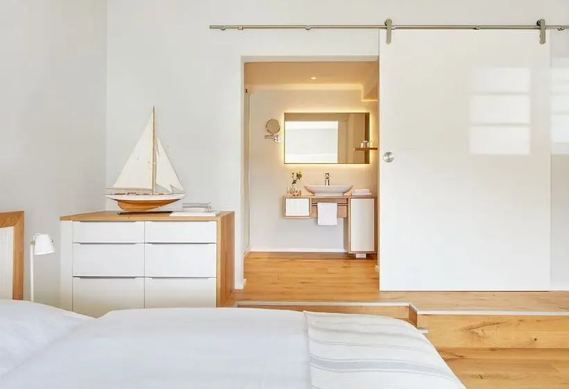 スタンダードスタジオ, Pierspeicher Boardinghouse