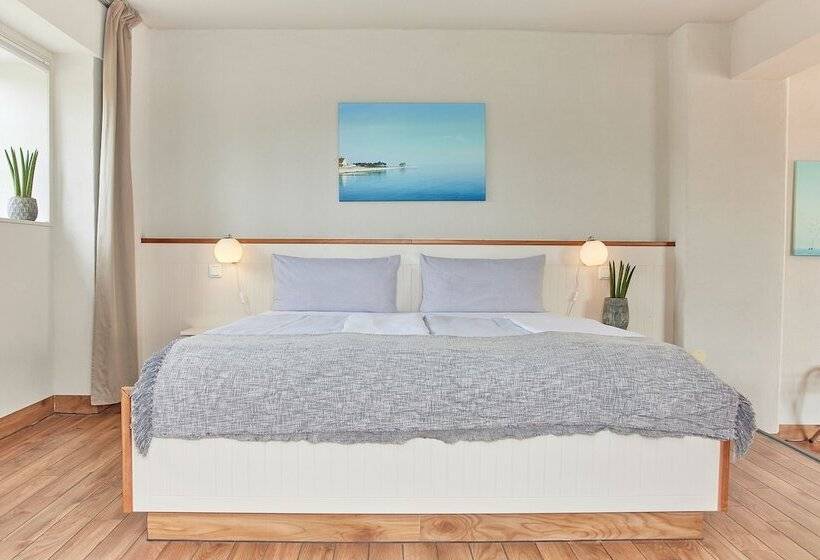 스탠다드 스튜디오, Pierspeicher Boardinghouse