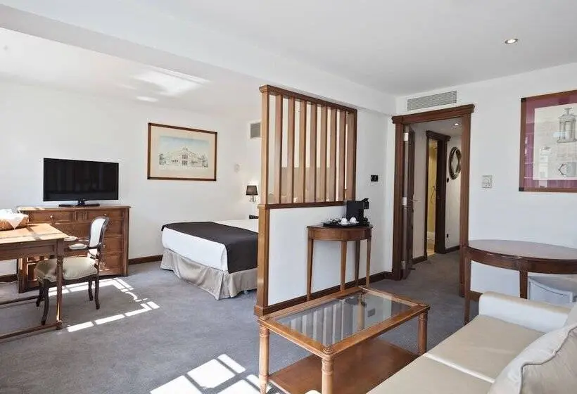 スタンダードスタジオ, Meliá White House Apartments