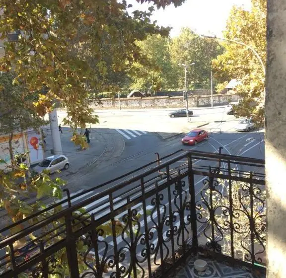 اتاق استاندارد, Cricket Park Hostel