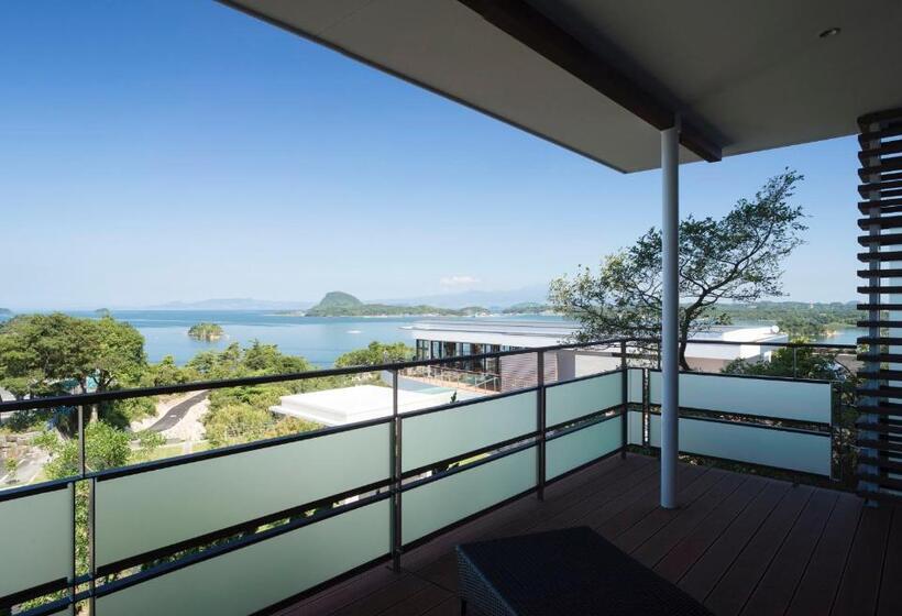 סוויטת ג'וניור נוף לים, Amakusa Tenku No Fune