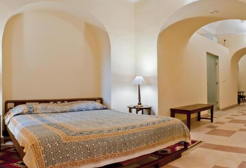 חדר סטנדרט, Neemrana S Tijara Fort Palace