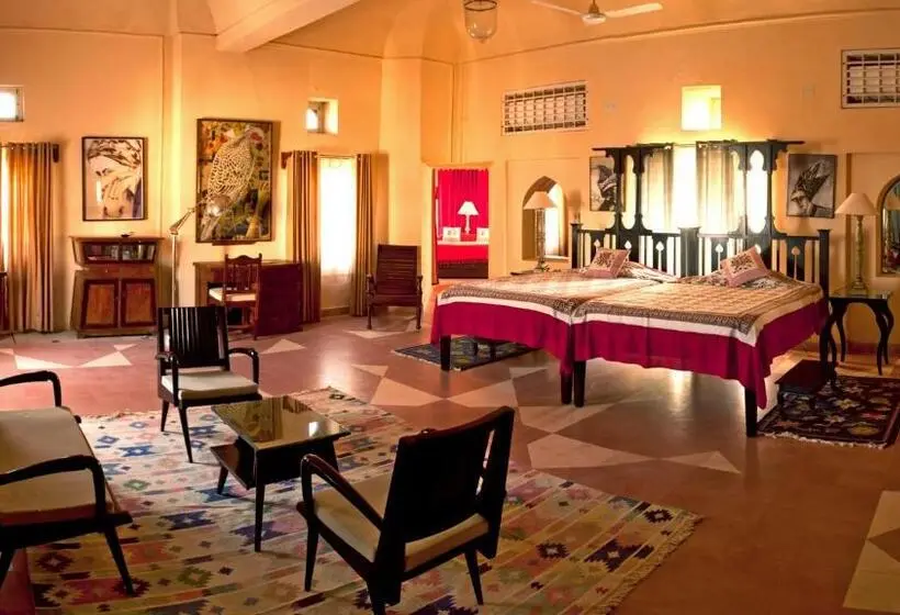デラックストリプルルーム, Neemrana S Tijara Fort Palace