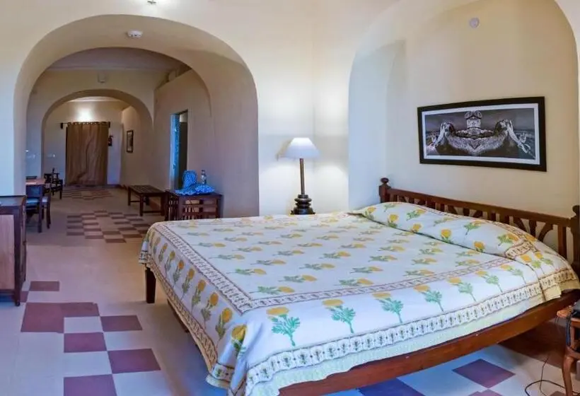スタンダードルーム, Neemrana S Tijara Fort Palace