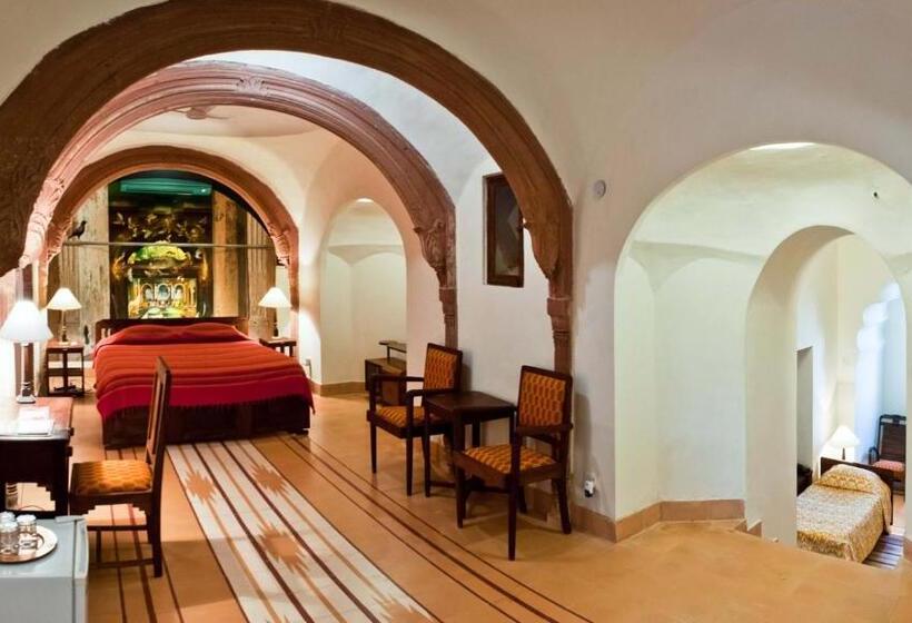 חדר סופריור לשלושה, Neemrana S Tijara Fort Palace