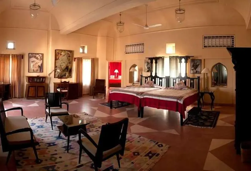 スタンダードルーム, Neemrana S Tijara Fort Palace