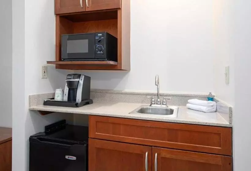 キングサイズベッドのスイートルーム, Holiday Inn & Suites Goodyear   West Phoenix Area, An Ihg