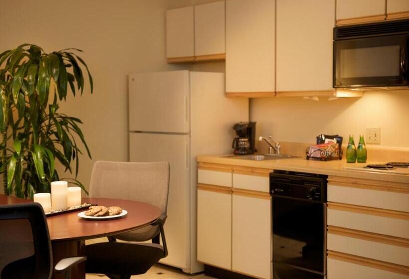 장애인을 위한 스위트, Larkspur Landing Extended Stay Suites Folsom