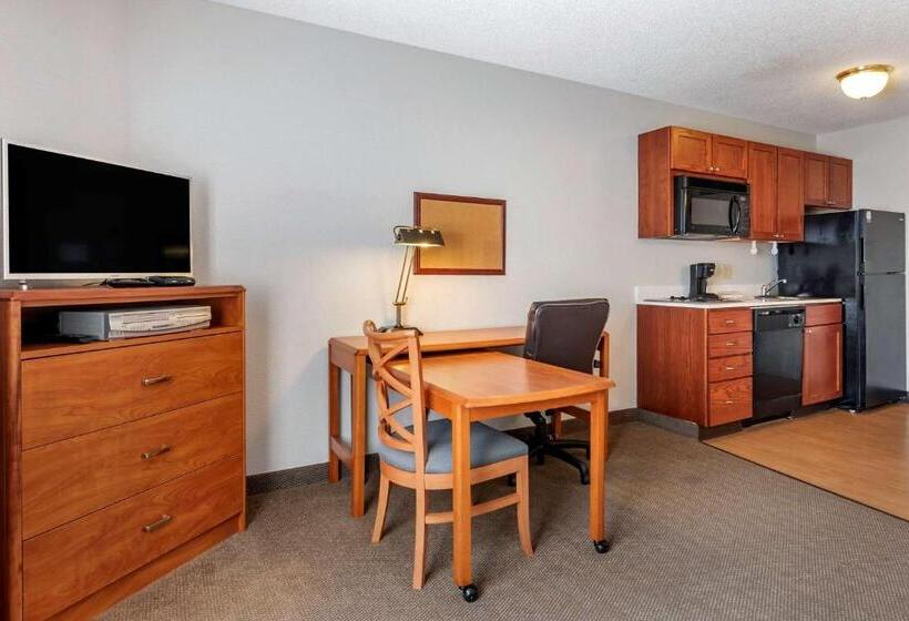 Номер Стандарт, Mainstay Suites Emporia