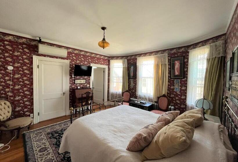 جناح, Munroe Inn Boutique