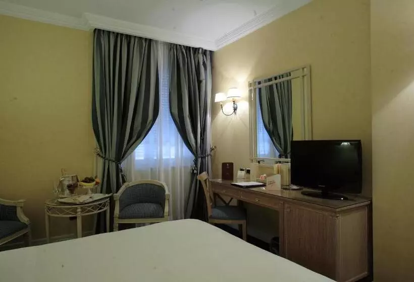 اتاق کلاسیک, Palazzo Alabardieri