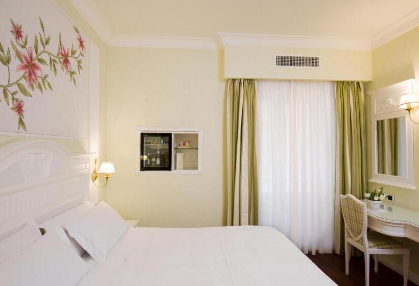 اتاق کلاسیک, Palazzo Alabardieri