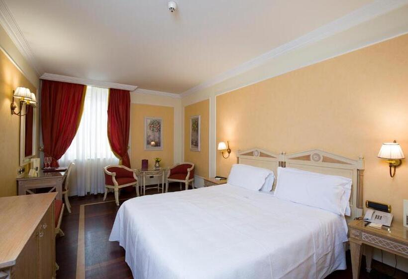 اتاق استاندارد سه نفره, Palazzo Alabardieri