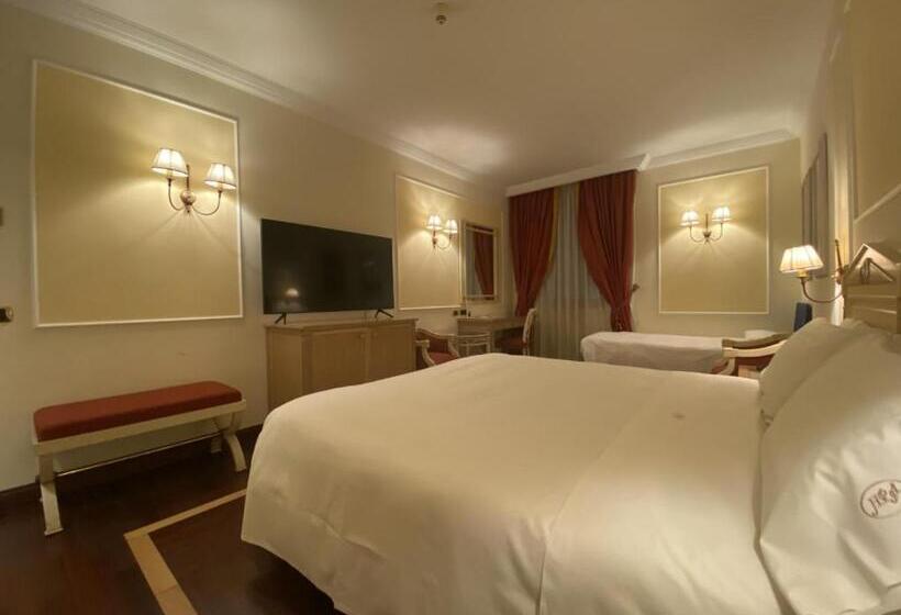 اتاق استاندارد سه نفره, Palazzo Alabardieri