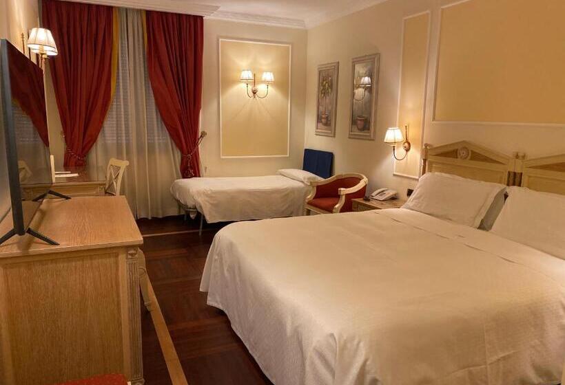 اتاق استاندارد سه نفره, Palazzo Alabardieri