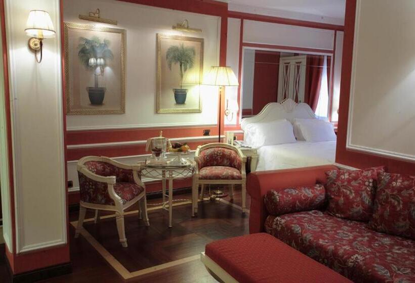 اتاق استاندارد چهار تخته, Palazzo Alabardieri