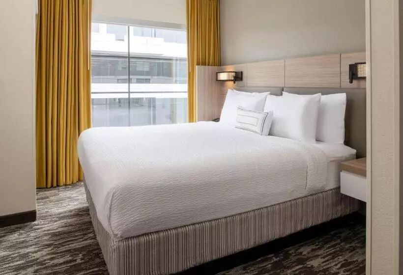 キングサイドベッドのスタンダードワンルーム, Springhill Suites Seattle Downtown, South Lake Union