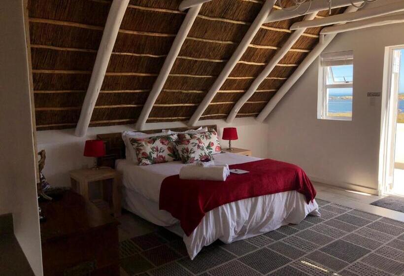 غرفة عائلية, West Coast Shores