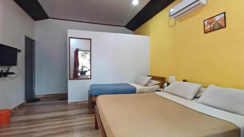 디럭스 룸, The Jungle Resort Amba