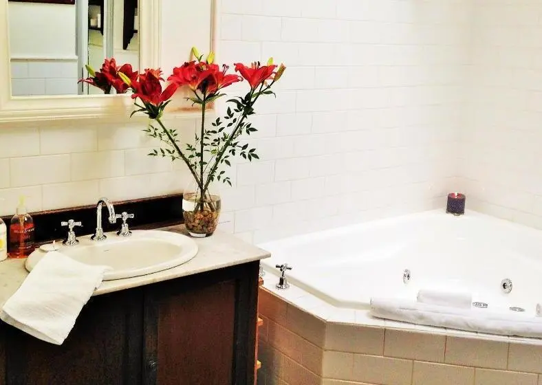 デラックススイート, Bindley House B&b Cottage